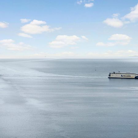 Apartamento Endless Ocean Views With Private Balcony Århus Exterior foto